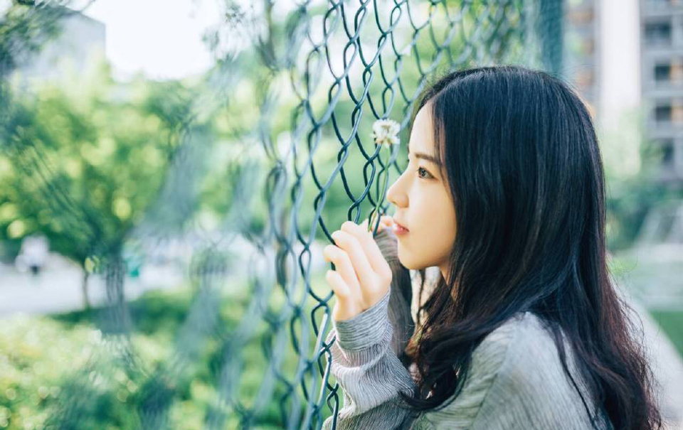 “嗯。”刘备点了点头，随着吕布源源不断的将西域各国的人拉来当炮灰、肉盾，攻破伊阙关的希望已经不大了。